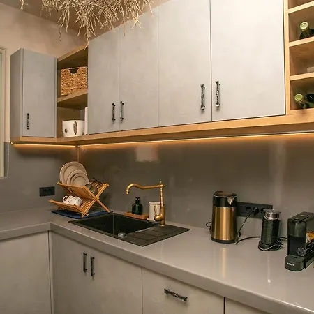 Superior Santorini 2 Bedroom Private Jetted Pool & Amazing Sea וילה