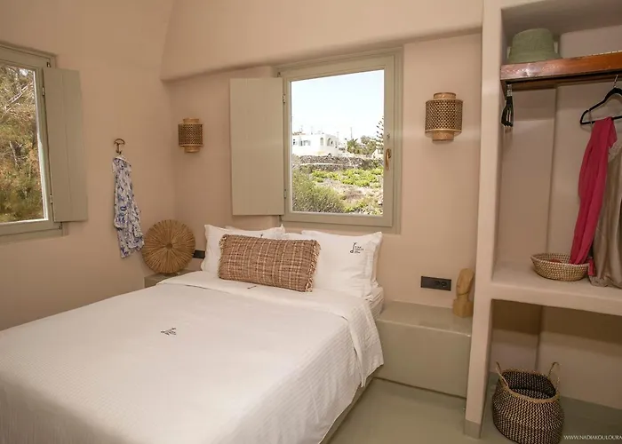 Superior Santorini 2 Bedroom Private Jetted Pool & Amazing Sea * Oia