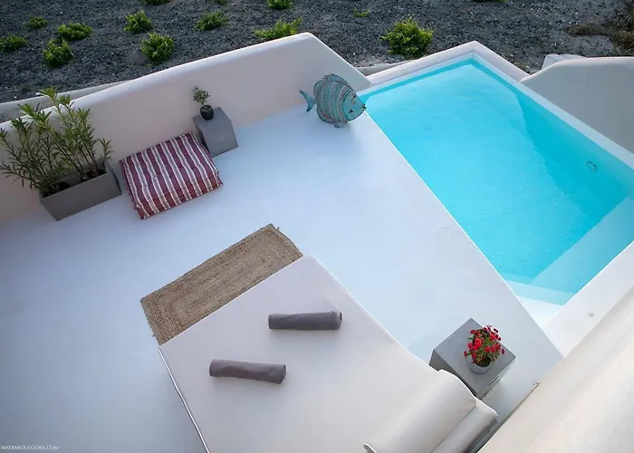 Villa Superior Santorini 2 Bedroom Private Jetted Pool & Amazing Sea *