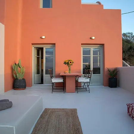 Superior Santorini 2 Bedroom Private Jetted Pool & Amazing Sea *