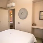 Superior Santorini 2 Bedroom Private Jetted Pool & Amazing Sea וילה אויה